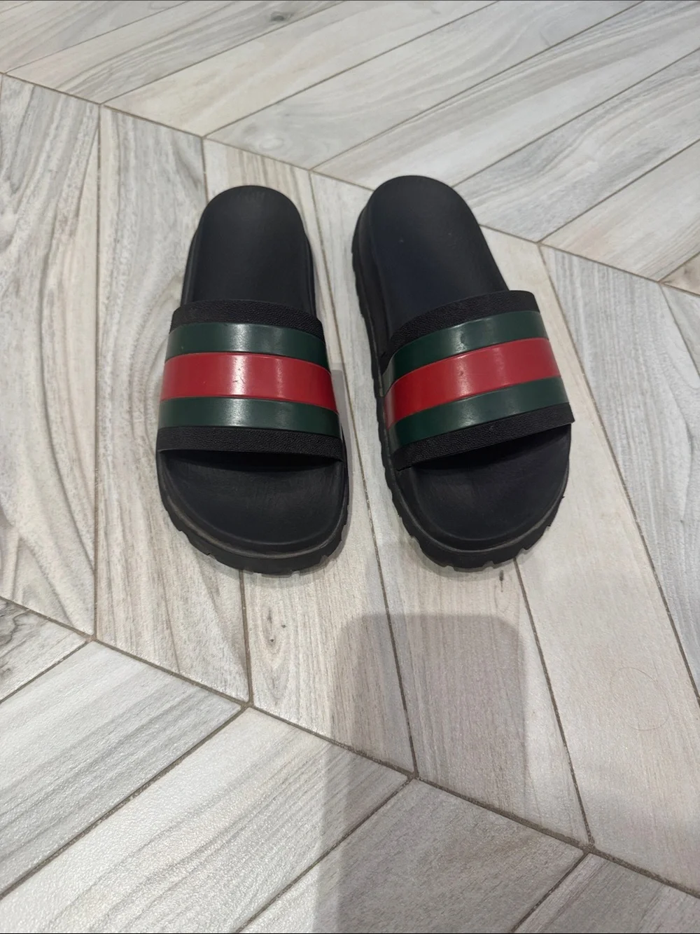 Gucci Slide sandal with web 5 Red and Green Web Stripe